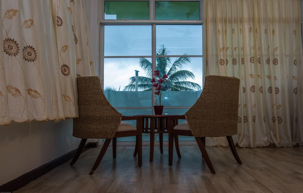 Rivers Beach & Spa Hulhumalé Eksteriør bilde